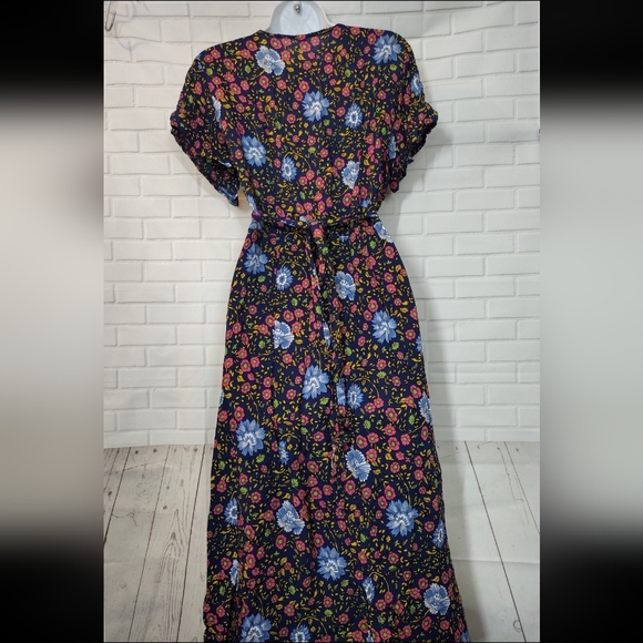 Floral Wrap Short Sleeve Boho Dress - Picture 5 of 7